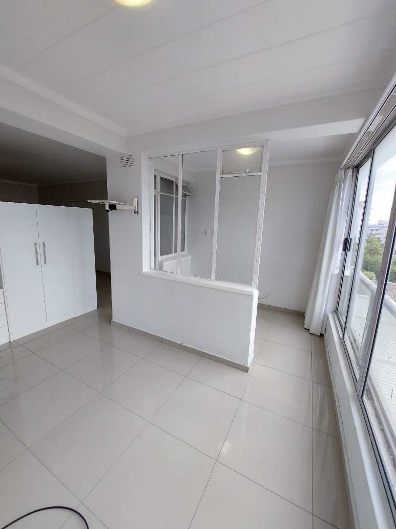 To Let 0 Bedroom Property for Rent in Sea Point Western Cape